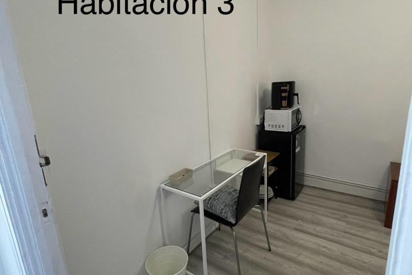 Foto 1 de Pis per a compartir a Ou-540, 42, A Carballeira, Ourense