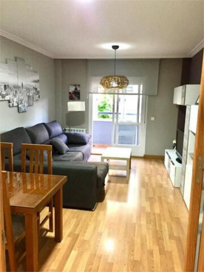 Sala d'estar de Pis en venda en Plasencia amb Calefacció, Terrassa i Traster