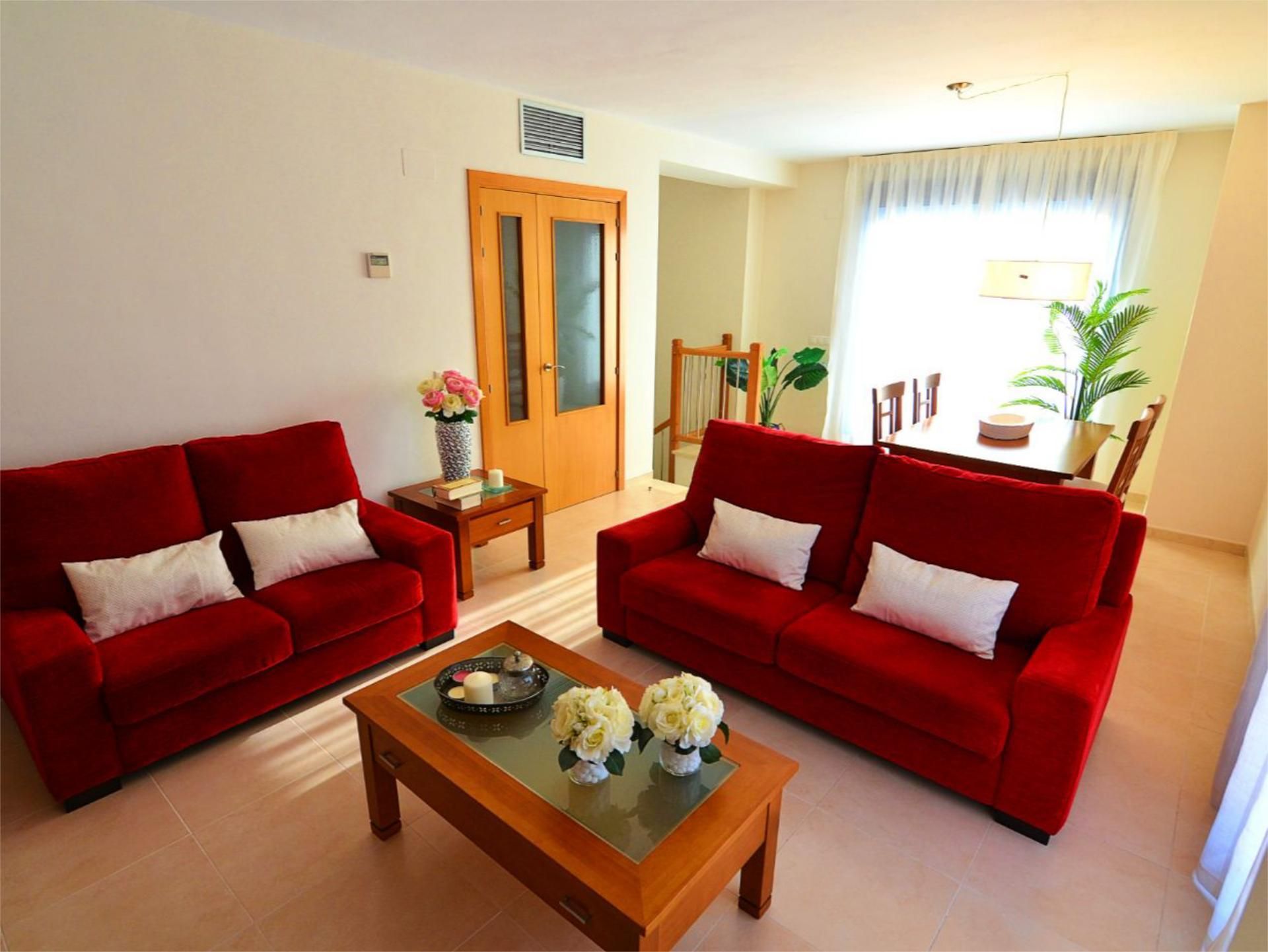 Attic to rent in Carrer Alcañiz, 1, Casco Urbano Living room of Attic to rent in Vinaròs  with Air Conditioner, Heating and Terrace