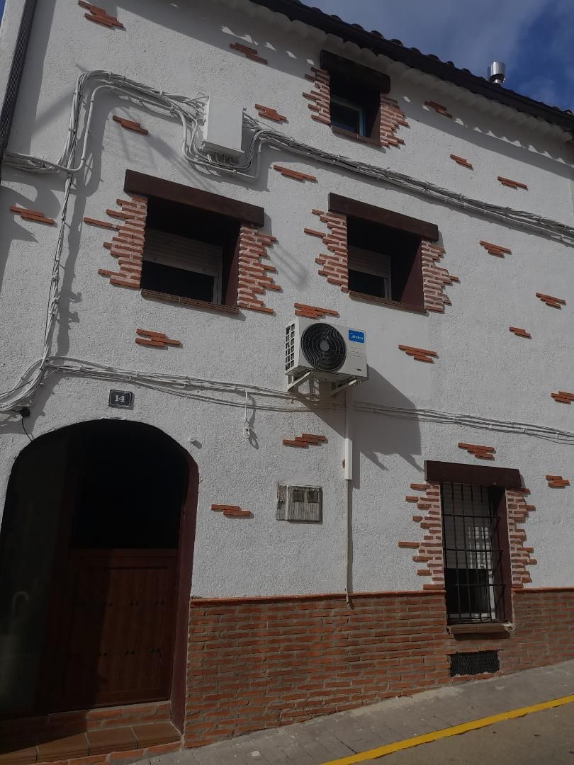 Single-family semi-detached for sale in Calle Expo 92, 1, Malpartida de Plasencia Exterior view of Single-family semi-detached for sale in Malpartida de Plasencia with Air Conditioner