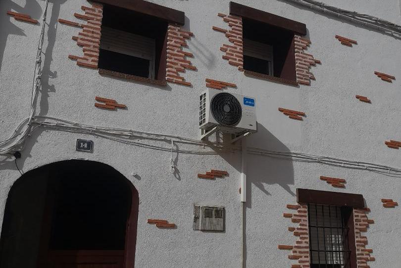 Photo 1 of Single-family semi-detached for sale in Calle Expo 92, 1, Malpartida de Plasencia, Cáceres