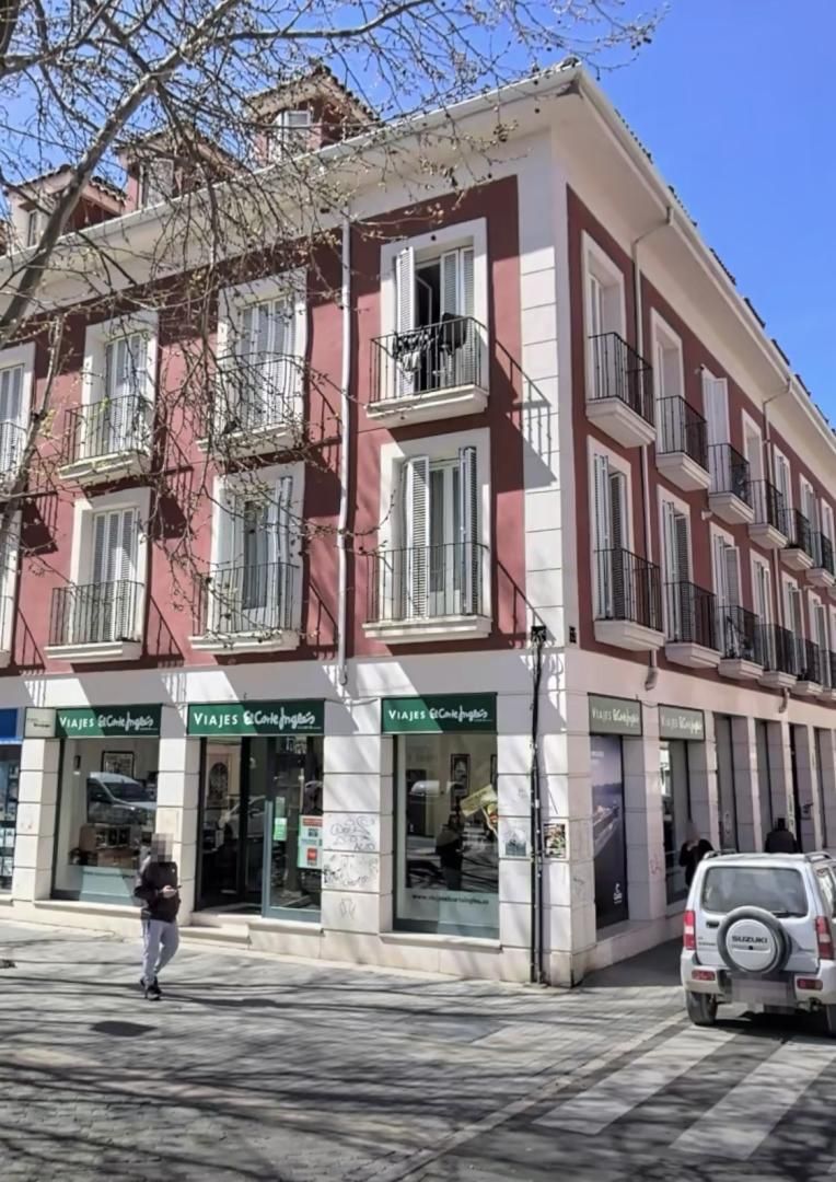 Pis en venda a Calle de San Pascual, 10, Centro Vista exterior de Pis en venda en Aranjuez amb Balcó
