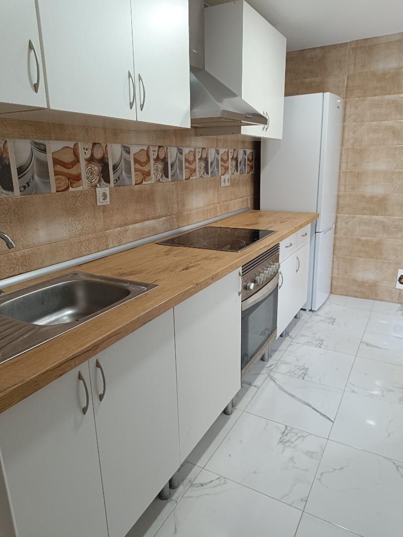 Piso de alquiler en Calle Fuensanta, 12, Espinardo Cocina de Piso de alquiler en  Murcia Capital con Aire acondicionado, Horno y Lavadora