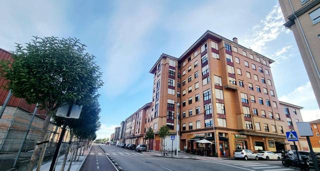 Piso en Venta en Calle Santa Isabel, 18 en Lugones