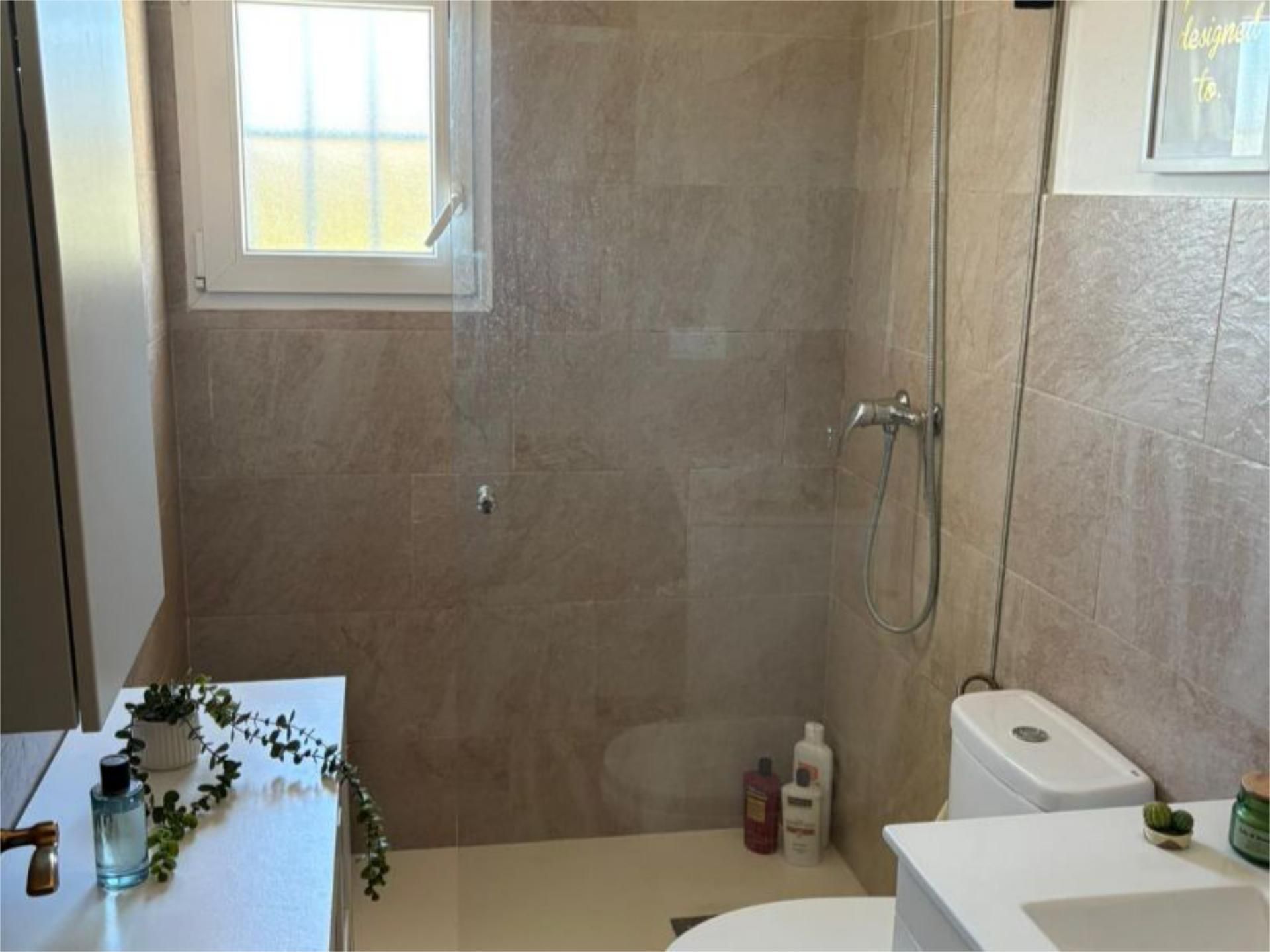 Finca rústica de alquiler en Partido el Polvillar, 108, Álora Baño de Finca rústica de alquiler en Álora con Aire acondicionado, Calefacción y Parquet