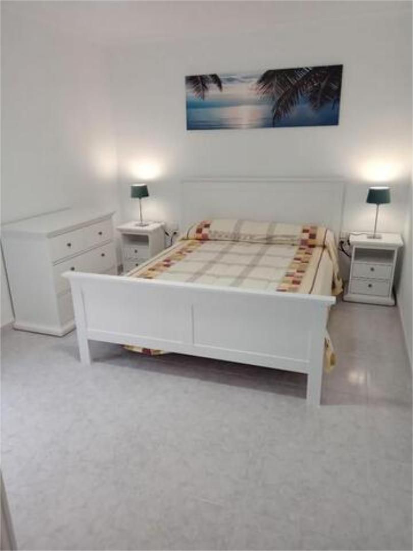 Pis de lloguer a Santa Rosa - Valdeolleros Dormitori de Pis de lloguer en  Córdoba Capital amb Calefacció, Jardí privat i Terrassa