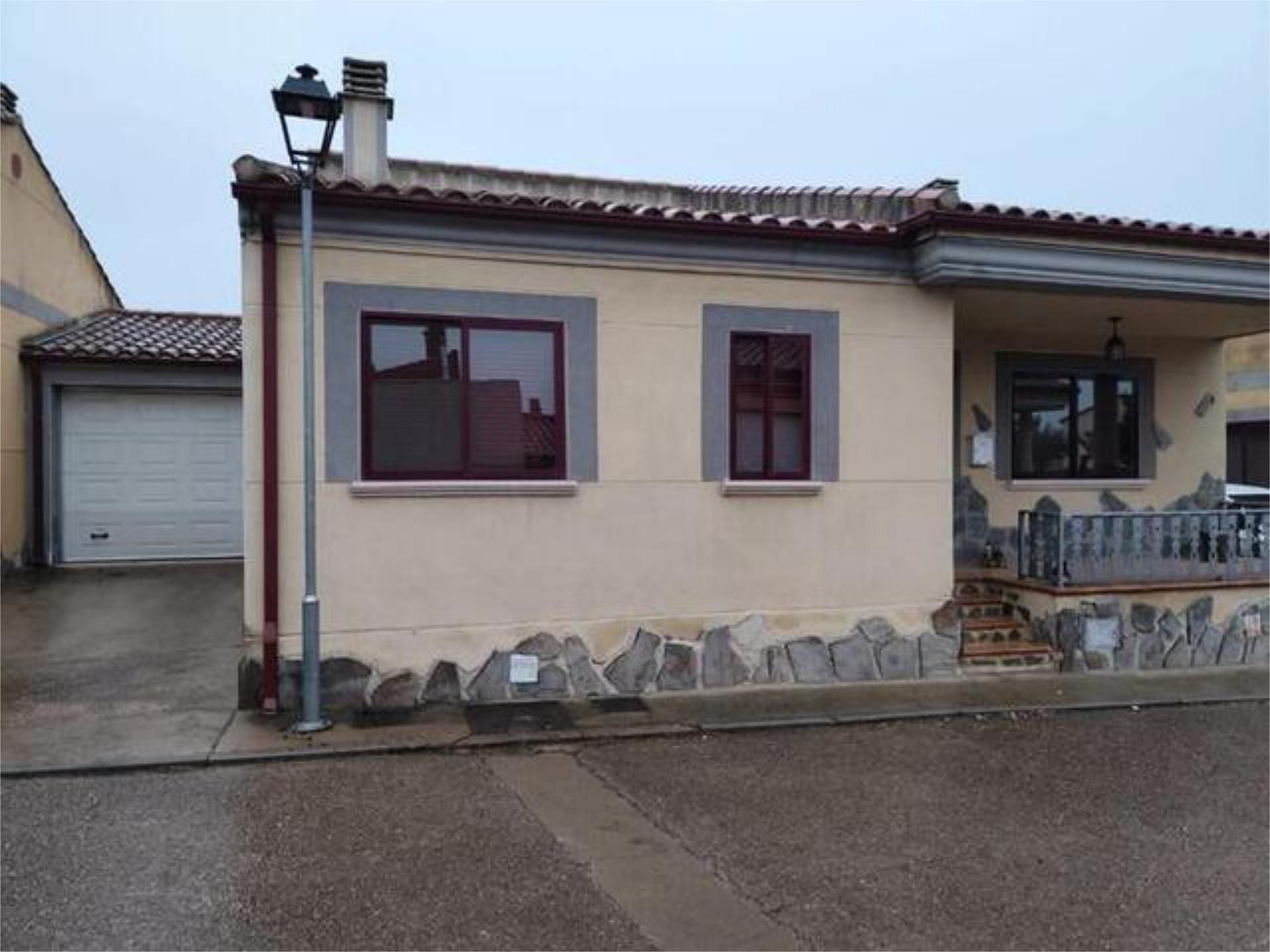 Exterior view of Single-family semi-detached for sale in La Fuente de San Esteban   with Terrace