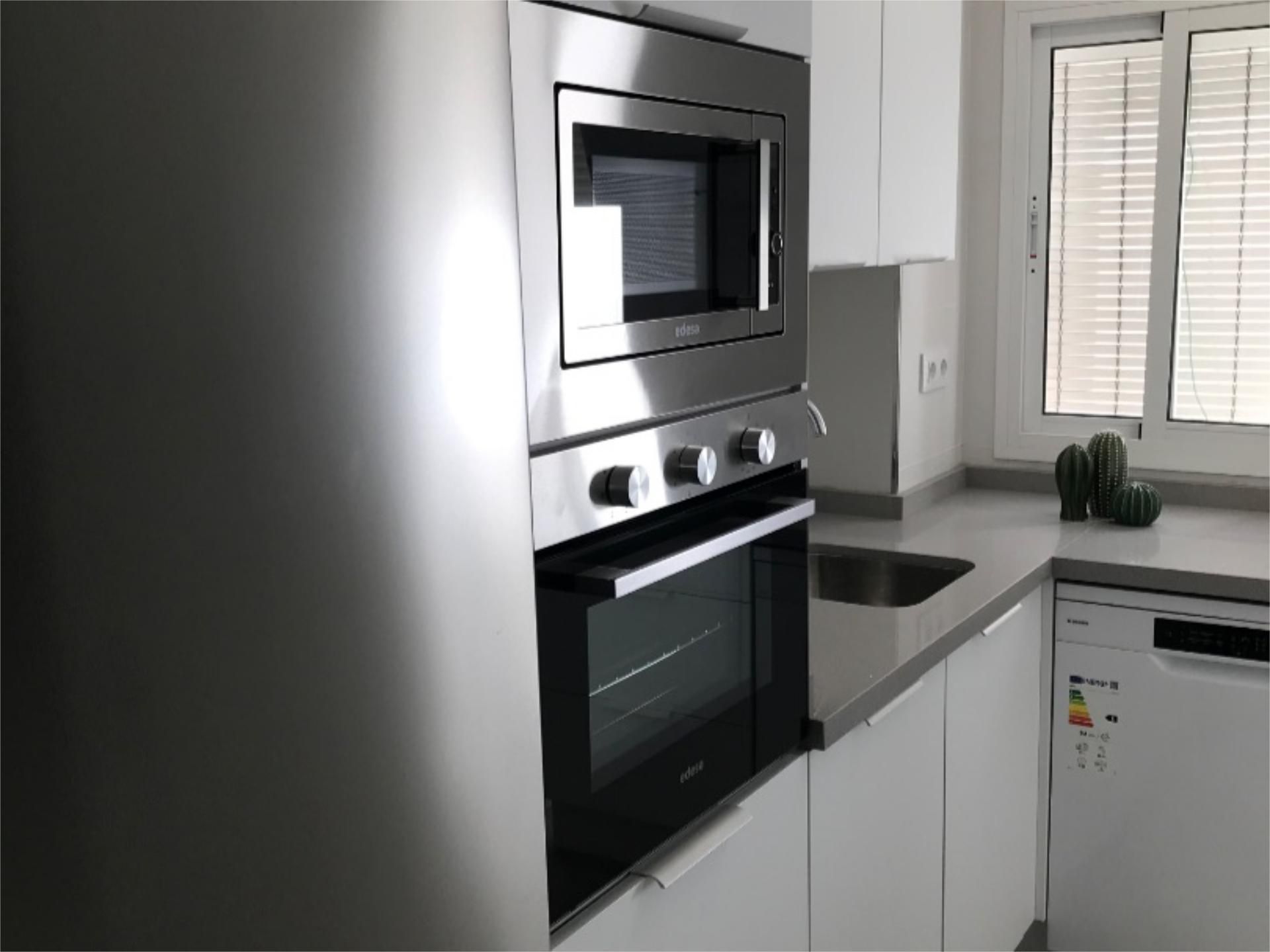 Flat to rent in Plaza del Aljarafe, 9, El Plantinar – Avda. La Paz - El Juncal Kitchen of Flat to rent in  Sevilla Capital  with Air Conditioner, Heating and Furnished