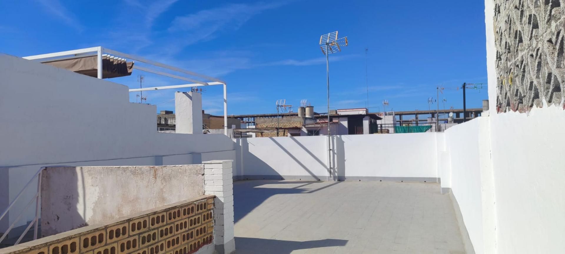 Piso en venta en Calle Virgen del Silencio, 1, Torreblanca Terraza de Piso en venta en  Sevilla Capital con Aire acondicionado, Terraza y Trastero