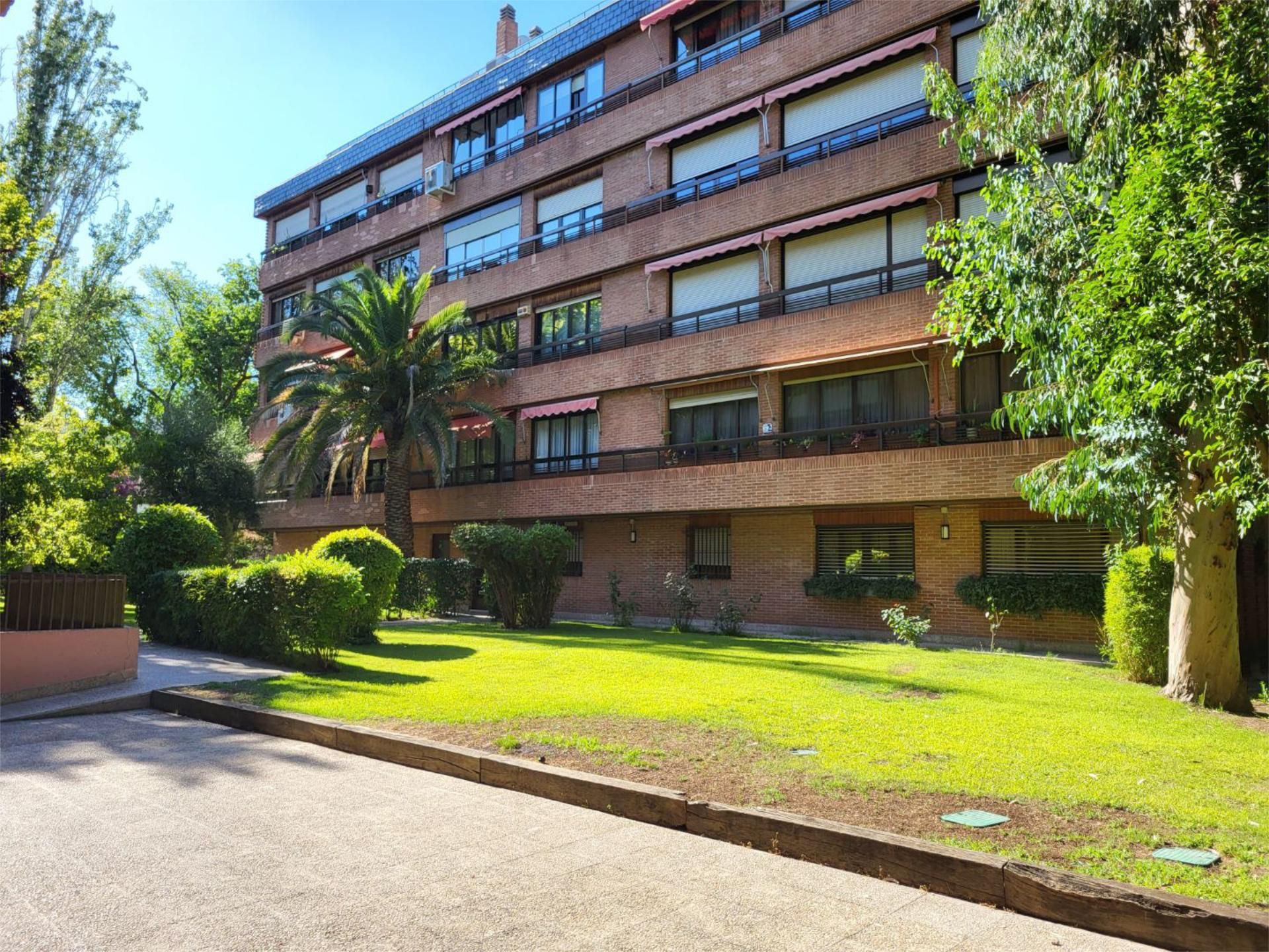 Vista exterior de Piso de alquiler en  Madrid Capital con Calefacción, Parquet y Trastero