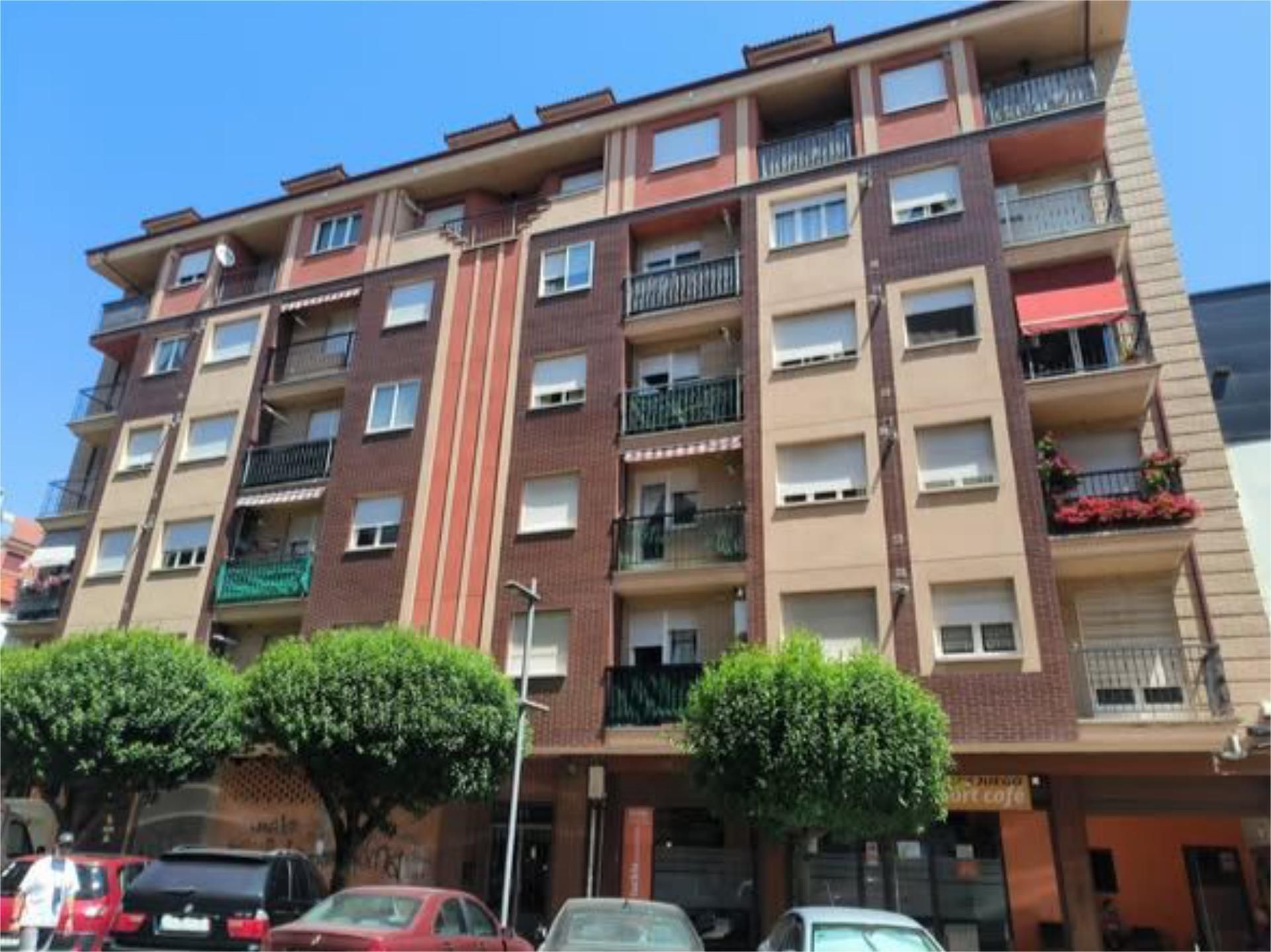 Pis de lloguer a Calle General Benavides, 10, La Bañeza Vista exterior de Pis de lloguer en La Bañeza  amb Calefacció, Parquet i Terrassa