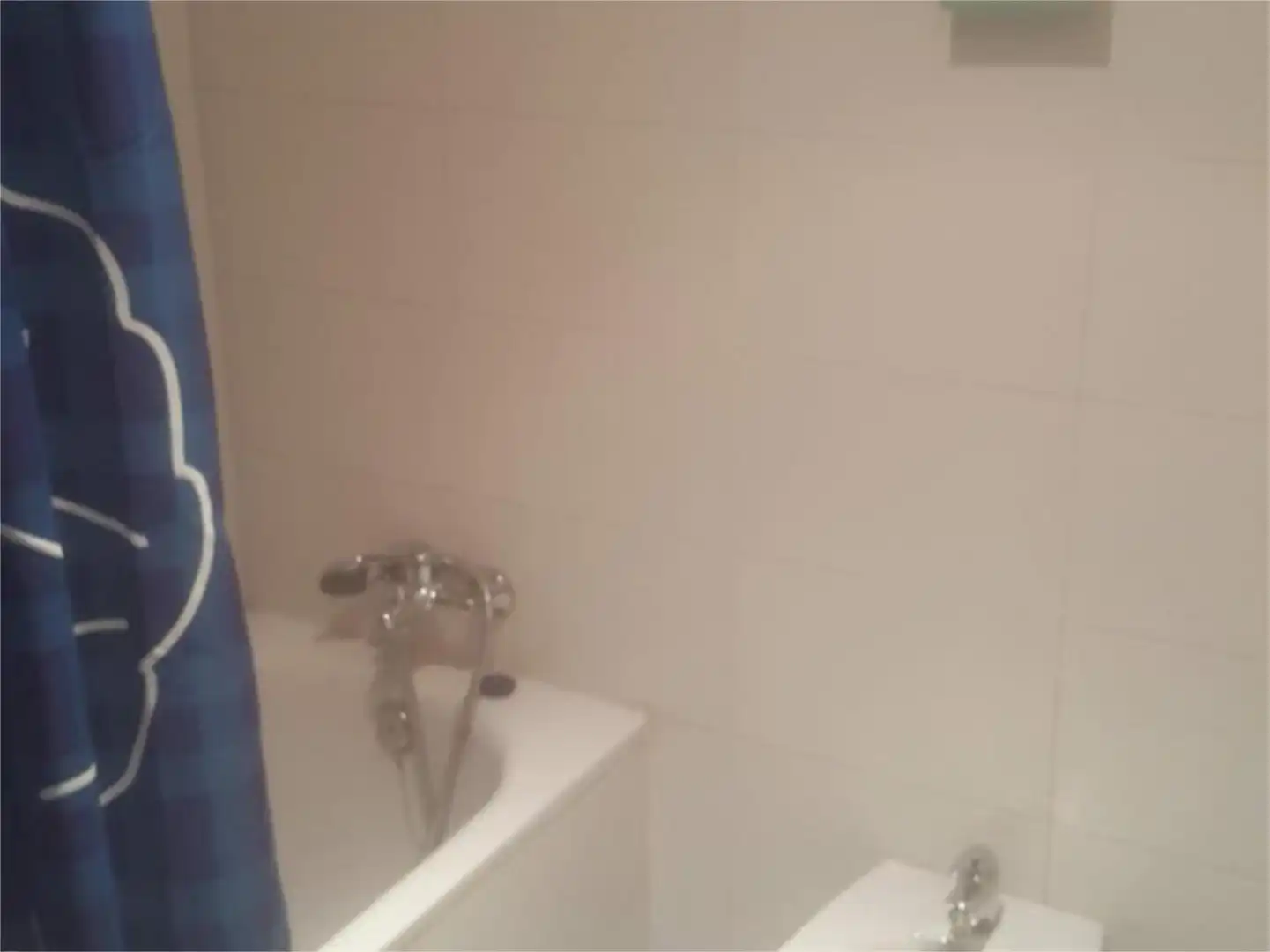 Bathroom of Flat for sale in  Madrid Capital  with Air Conditioner, Terrace and Swimming Pool