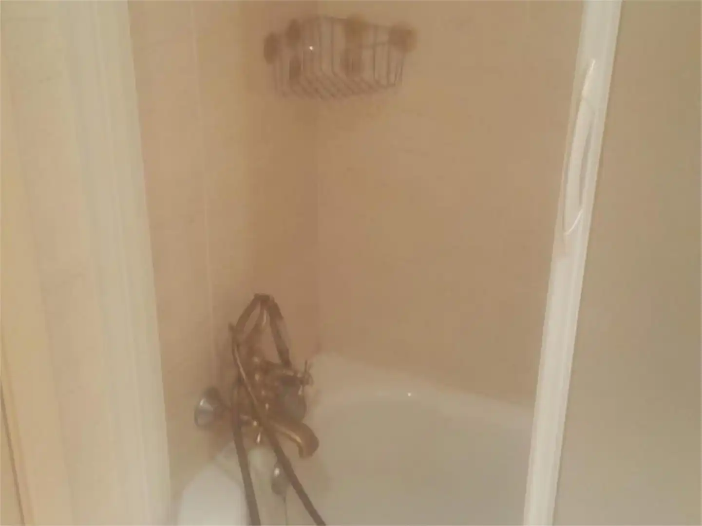Bathroom of Flat for sale in  Madrid Capital  with Air Conditioner, Terrace and Swimming Pool