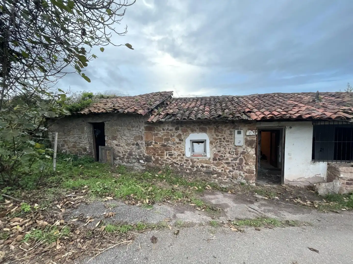 Houses for sale in Lugar Faro de Abajo, 11, Parroquias Sur - La Manjoya Exterior view of Houses for sale in Oviedo