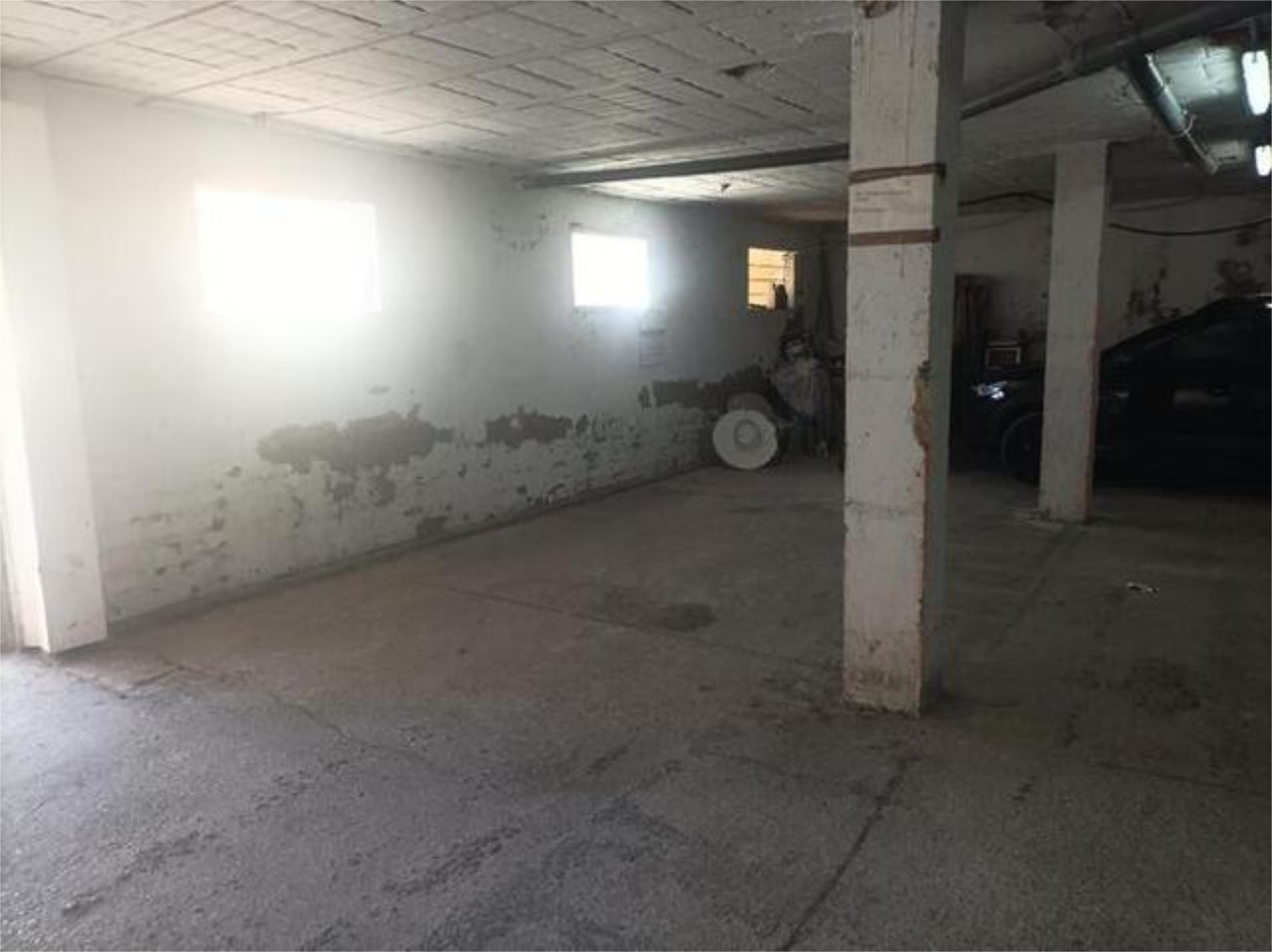 Garage to rent in Trujillo