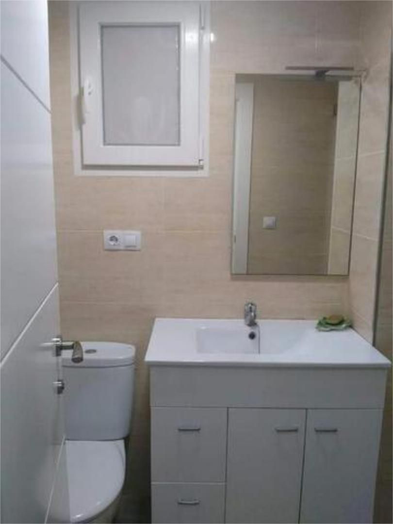 Flat for sale in Natzaret Bathroom of Flat for sale in Valencia Capital