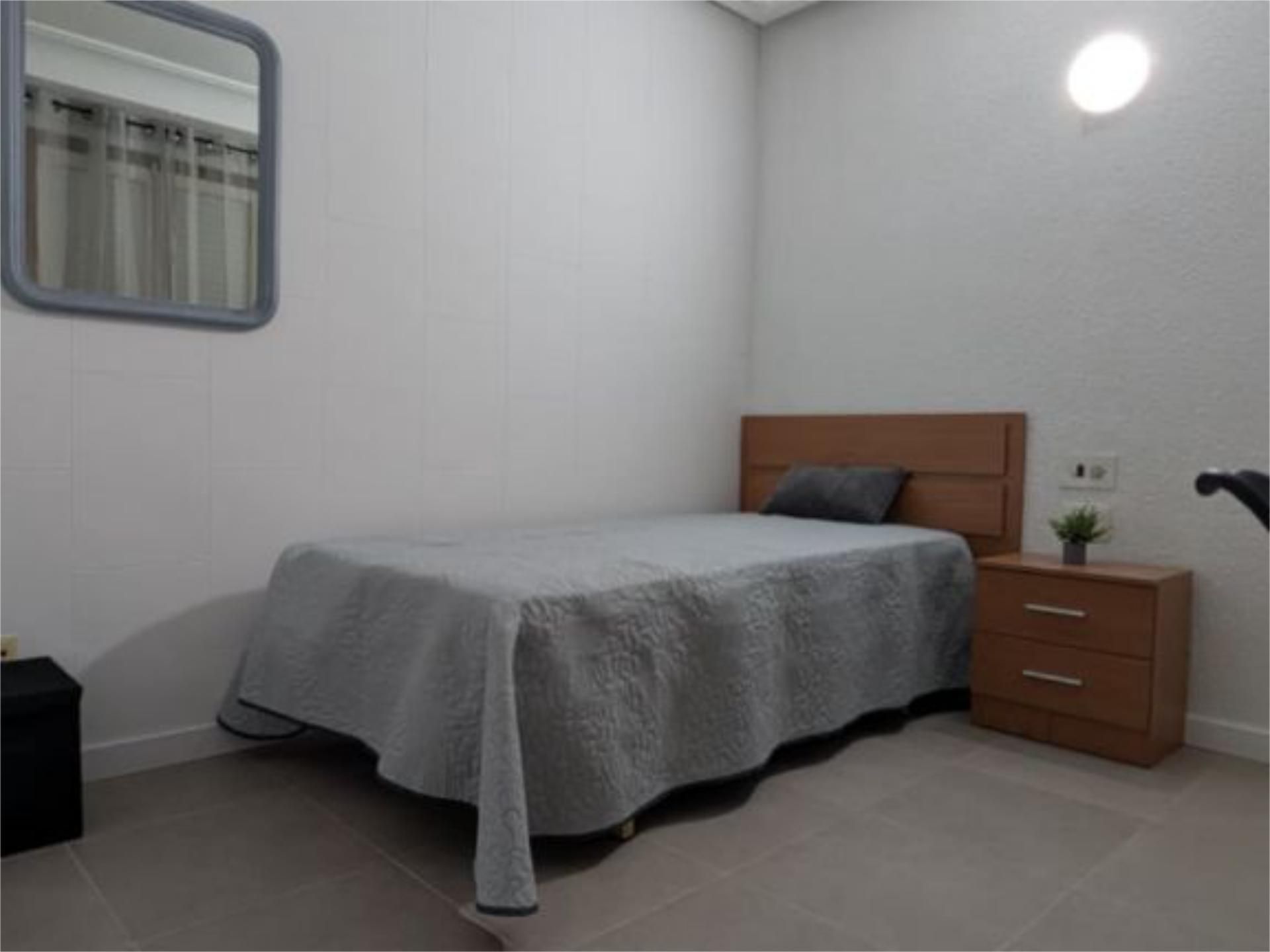 Dormitori de Apartament per a compartir en Elche / Elx amb Aire condicionat i Moblat