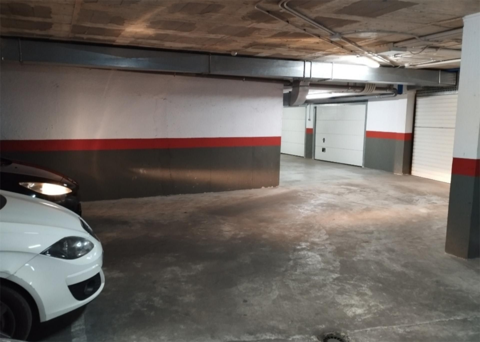 Garatge de lloguer a Carrer de Concha Espina, Son Serra - Sa Vileta Aparcament de Garatge de lloguer en  Palma de Mallorca