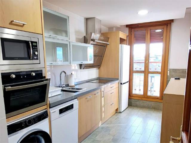 Piso en Alquiler en Calle Eduardo Saavedra, 67 en Polideportivos Asperon - Mariano Vicen