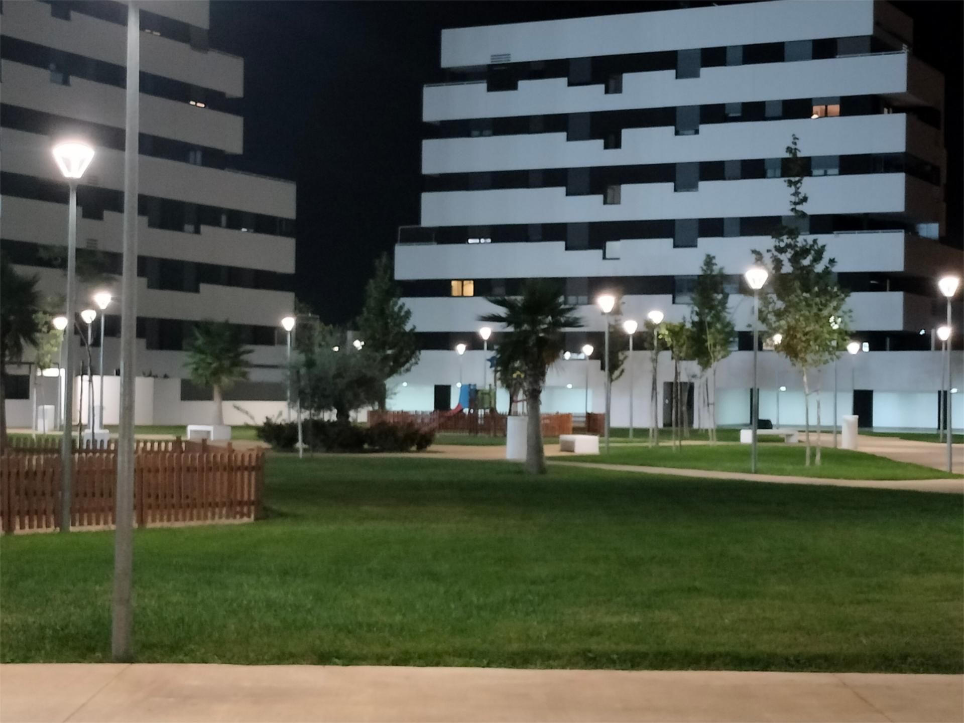 Pis en venda a Calle Francisco González García, 5, Torreblanca Vista exterior de Pis en venda en  Sevilla Capital amb Aire condicionat, Calefacció i Jardí privat