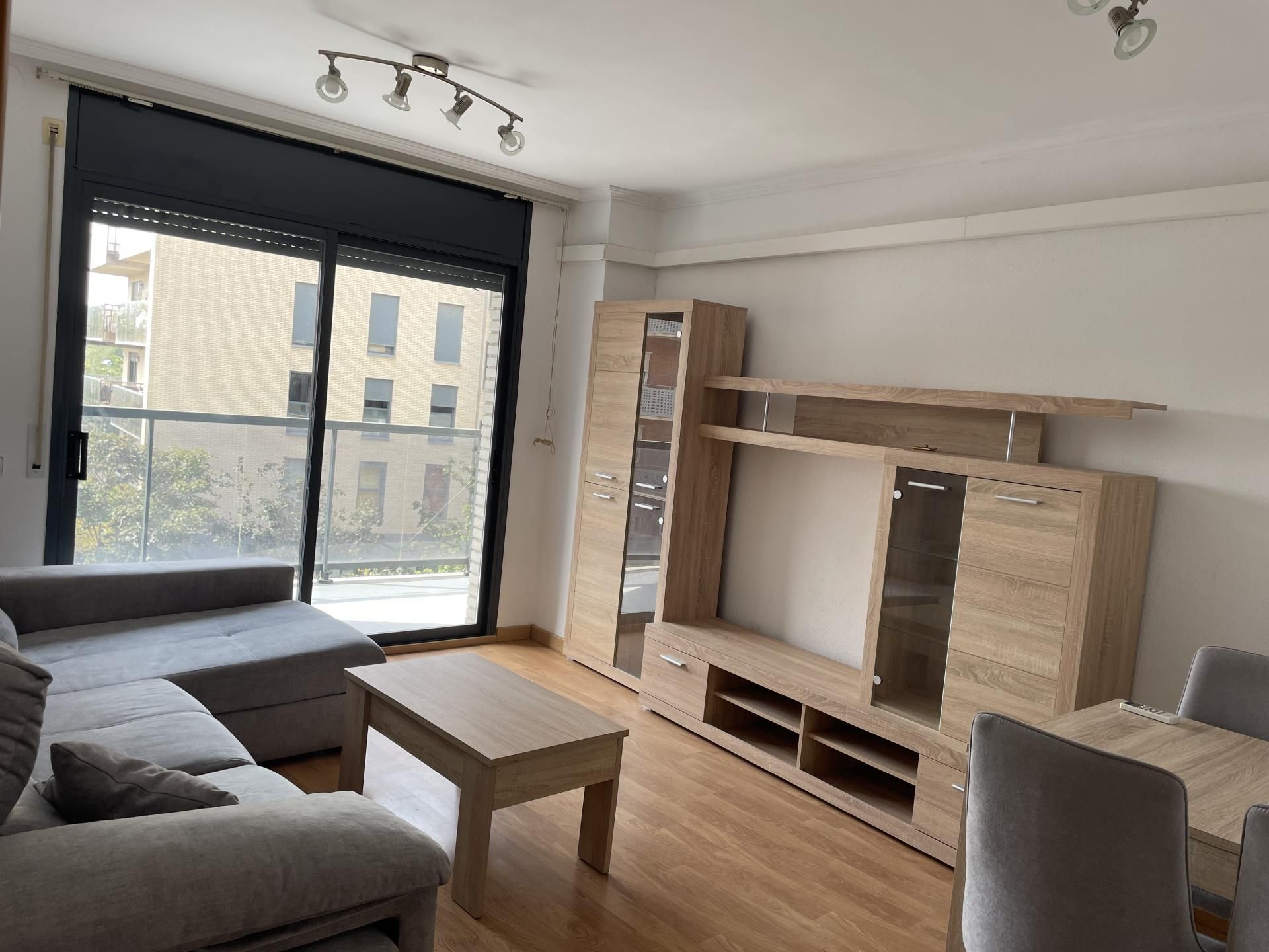 Piso en venta en Carrer Ernest Vilches Dominguez, Nou Eixample Nord Sala de estar de Piso en venta en  Tarragona Capital con Aire acondicionado, Calefacción y Parquet