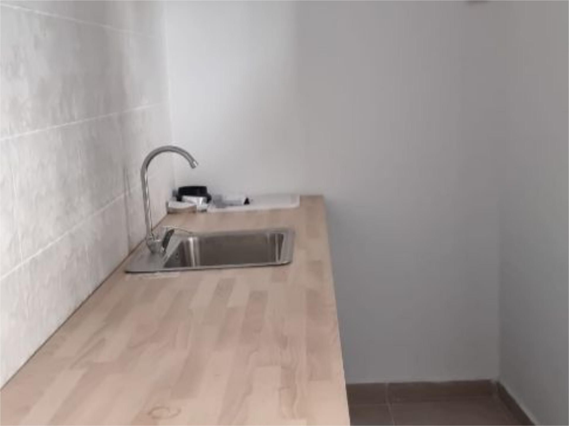 Pis de lloguer a Centre Cuina de Pis de lloguer en Igualada amb Balcó