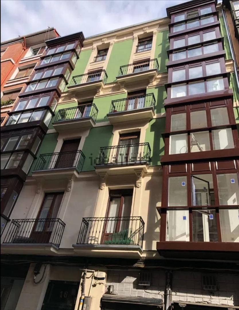 Pis en venda a Kristo Kalea, 16, Barrio de Uribarri Vista exterior de Pis en venda en Bilbao  amb Balcó