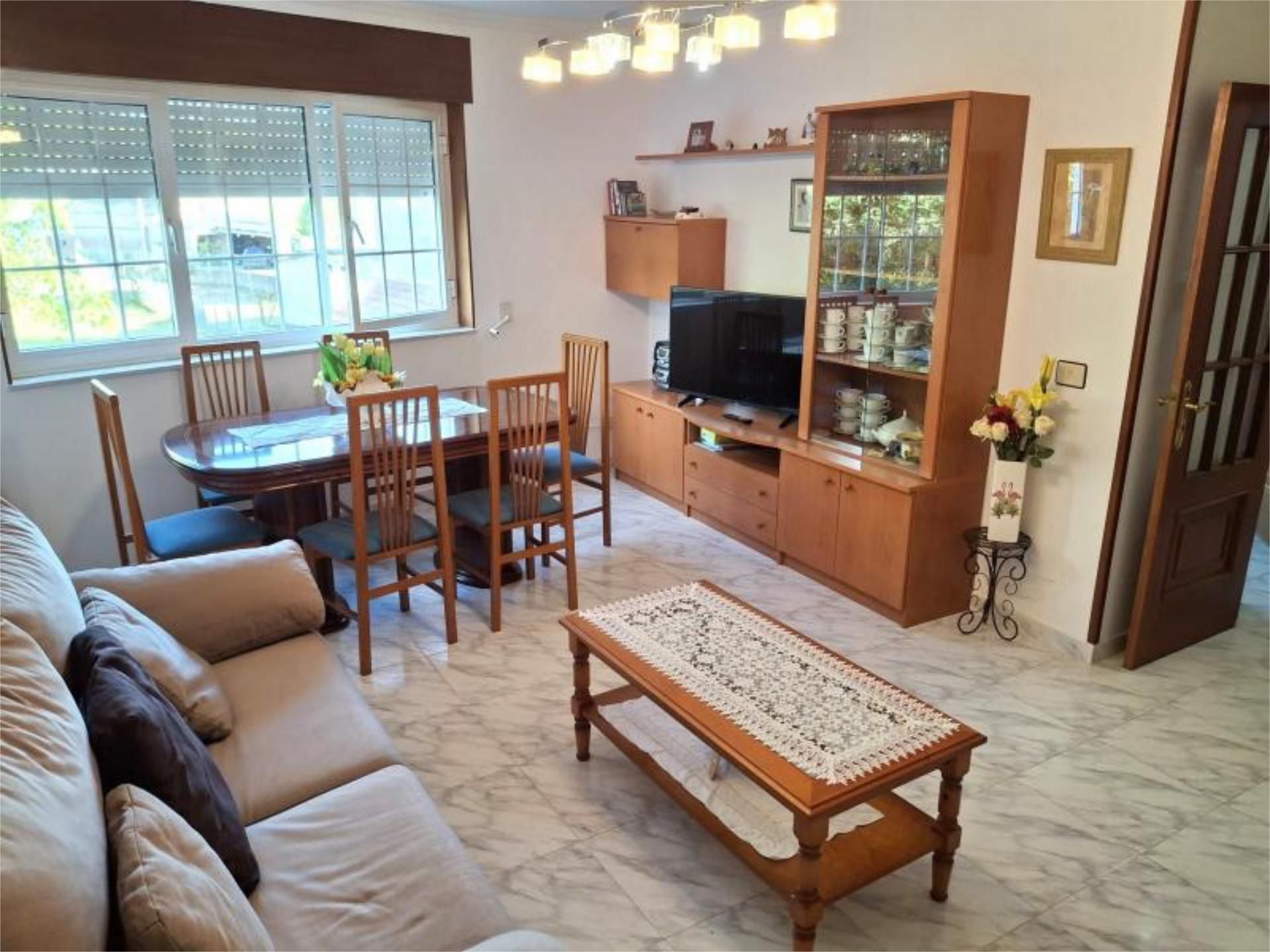 Wohnung zum verkauf in Avenida da Costa, 16, O Valadouro Wohnzimmer von Wohnung zum verkauf in O Valadouro   mit Heizung, Parkett und Abstellraum