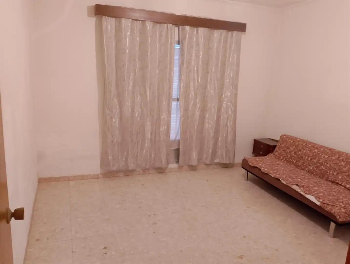 Casa adosada en venta en Calle Caleras, 7, Herencia Habitación de Casa adosada en venta en Herencia con Terraza