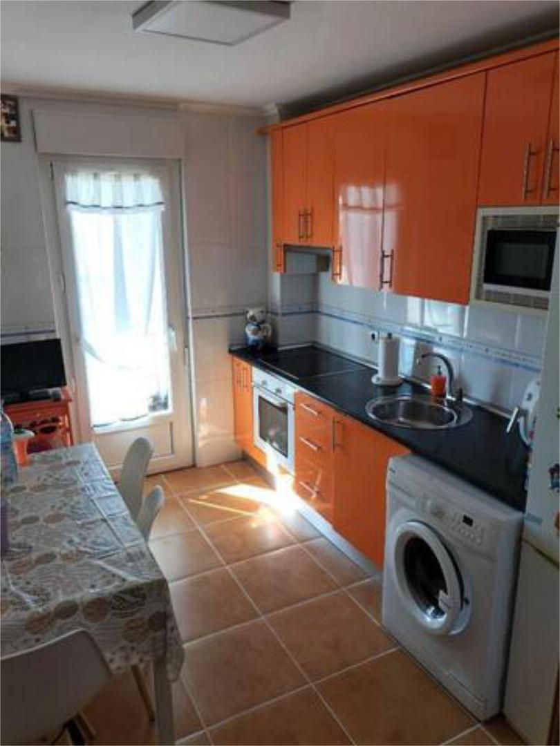 Piso en venta en Trobajo del Cerecedo Cocina de Piso en venta en León Capital  con Calefacción, Terraza y Trastero