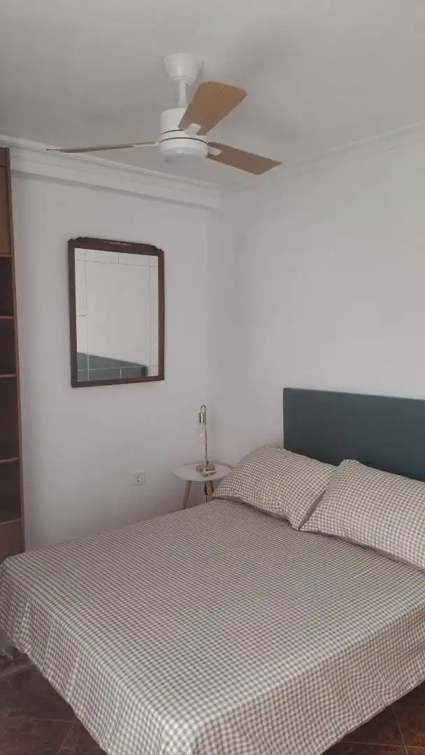 Habitación de Piso de alquiler en Sevilla con Amueblado y Parking comunitario