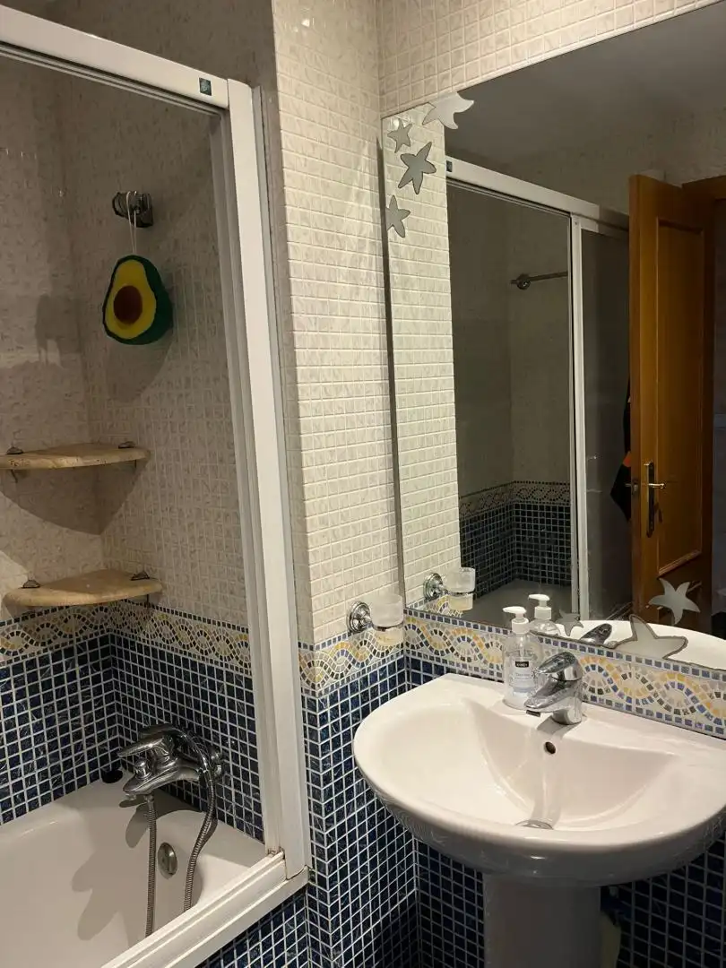 Piso de alquiler en Carrer Riu Xúquer, 102, Playas de Puçol Baño de Piso de alquiler en Puçol con Aire acondicionado, Calefacción y Terraza