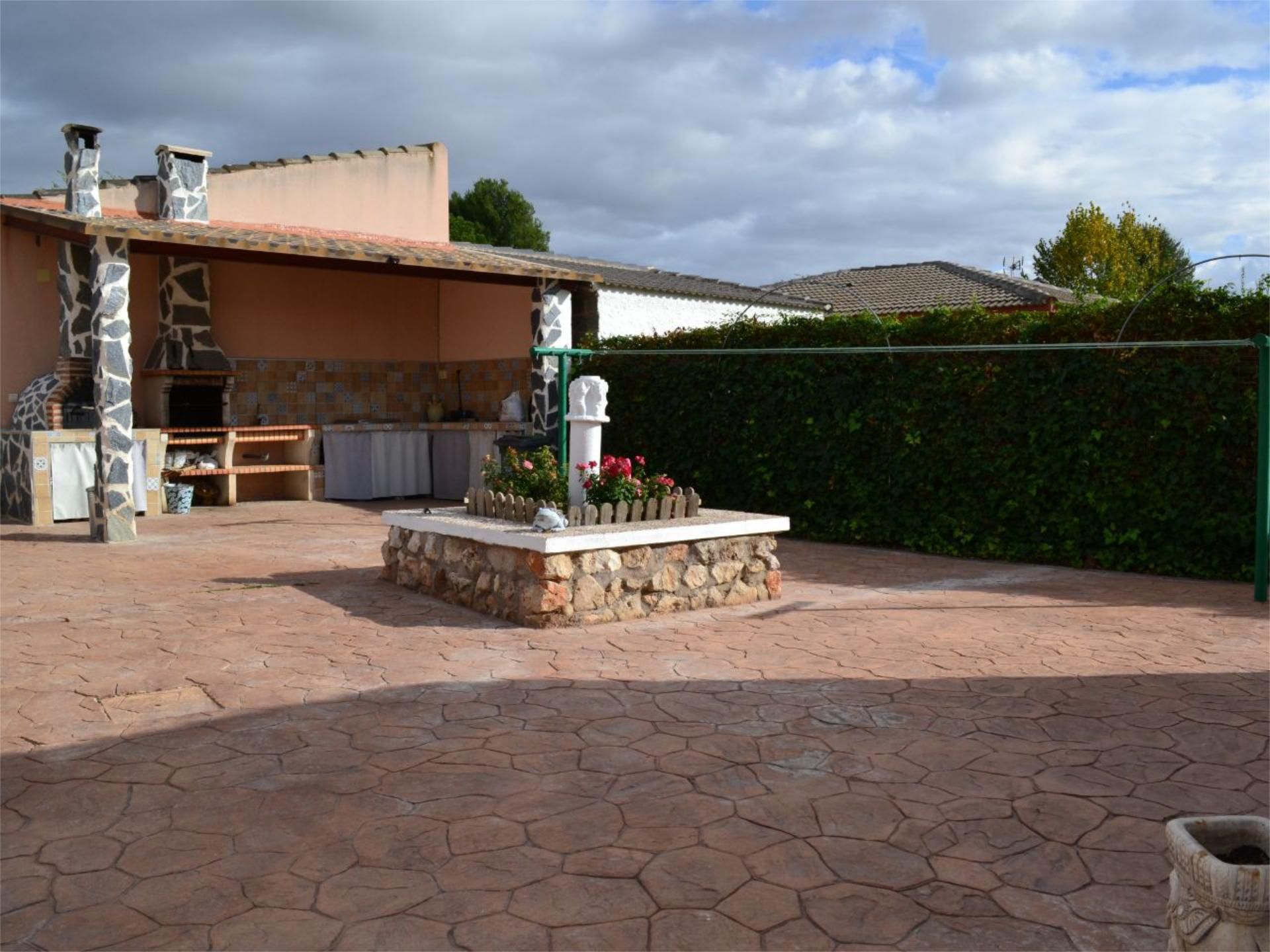 Casa o xalet en venda a Calle Río Guadiela, 156, Illana Jardí de Casa o xalet en venda en Illana amb Aire condicionat, Calefacció i Jardí privat