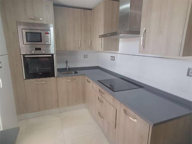 Piso en Alquiler en Avenida Juan de Austria, 47 en Tormes - La Vega