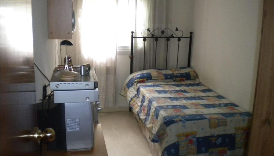 Photo 1 of Flat to share in Calle de Los Juglares, 14, Valdebernardo - Valderribas, Madrid