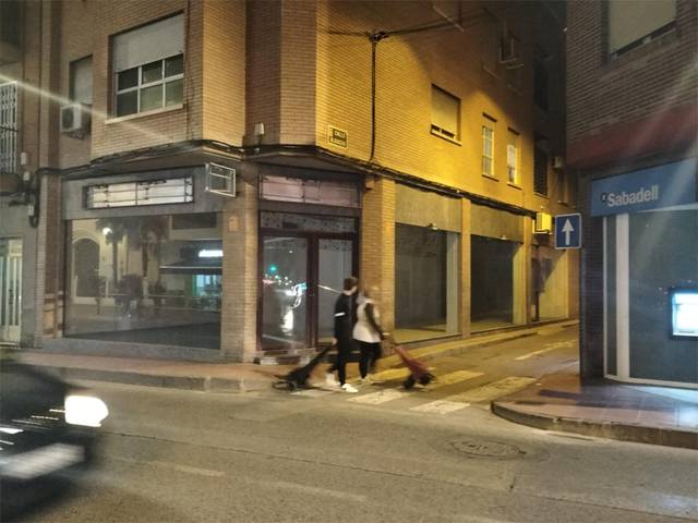 Local comercial en Alquiler en Calle Pío XII, 18 en Santiago el Mayor