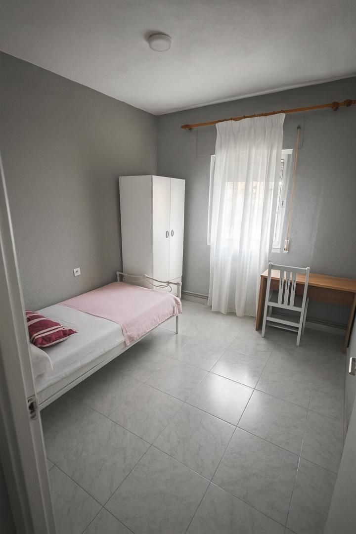 Piso para compartir en Calle Beato Juan Bautista, 22, Santa María - Pio XII Habitación de Piso para compartir en Ciudad Real Capital con Aire acondicionado, Calefacción y Jardín privado