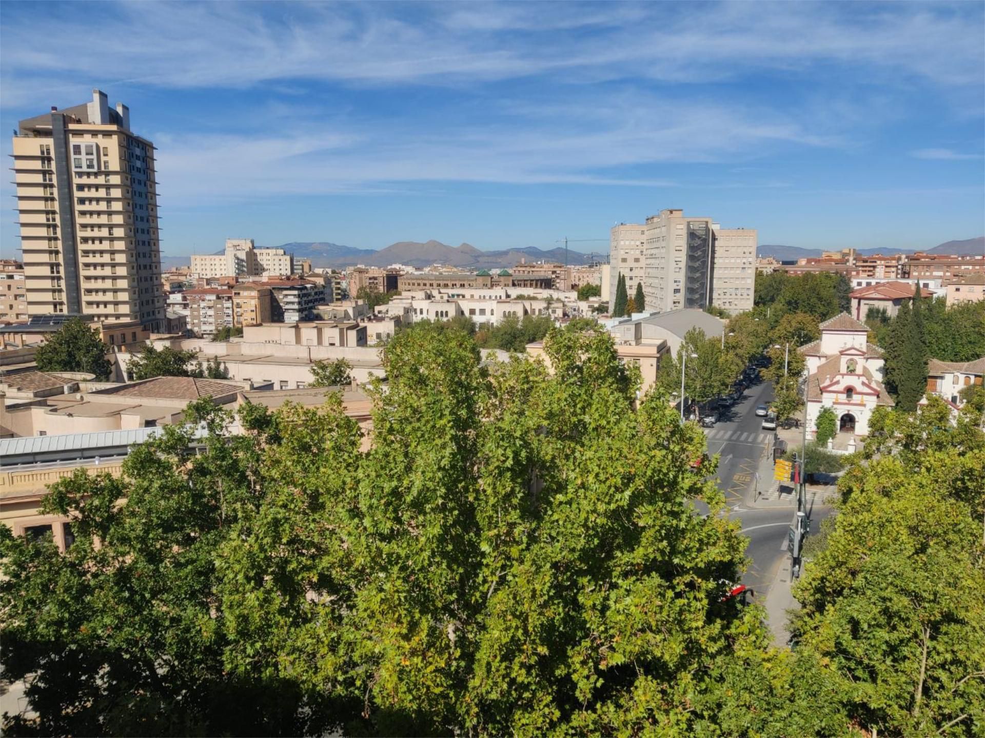 Àtic en venda a Plaza de San Isidro, 1, San Ildefonso Vista exterior de Àtic en venda en  Granada Capital amb Aire condicionat i Terrassa