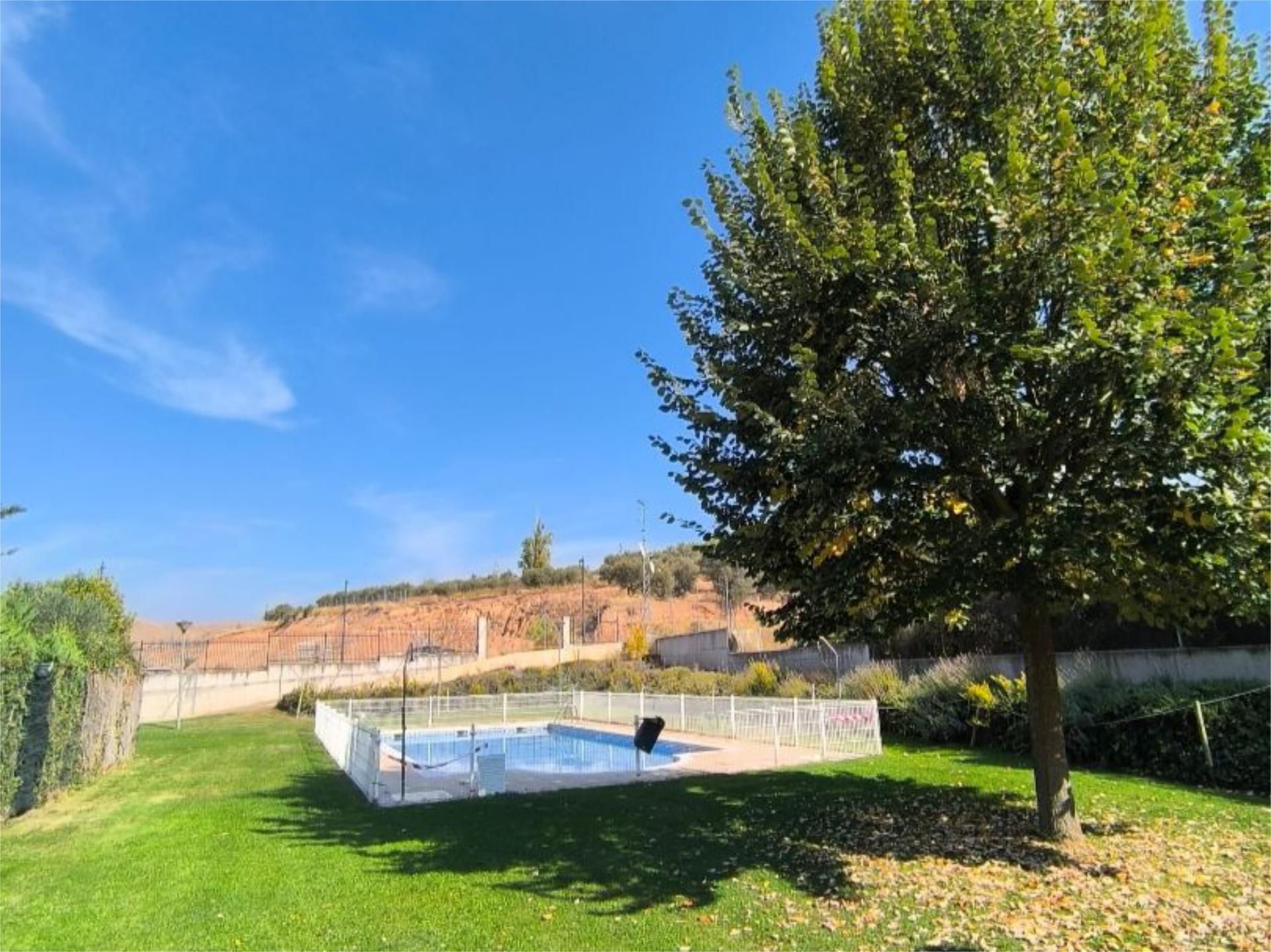 Pis de lloguer a Avenida de los Caballeros Templarios, 3, Villamediana de Iregua Piscina de Pis de lloguer en Villamediana de Iregua amb Calefacció, Parquet i Terrassa