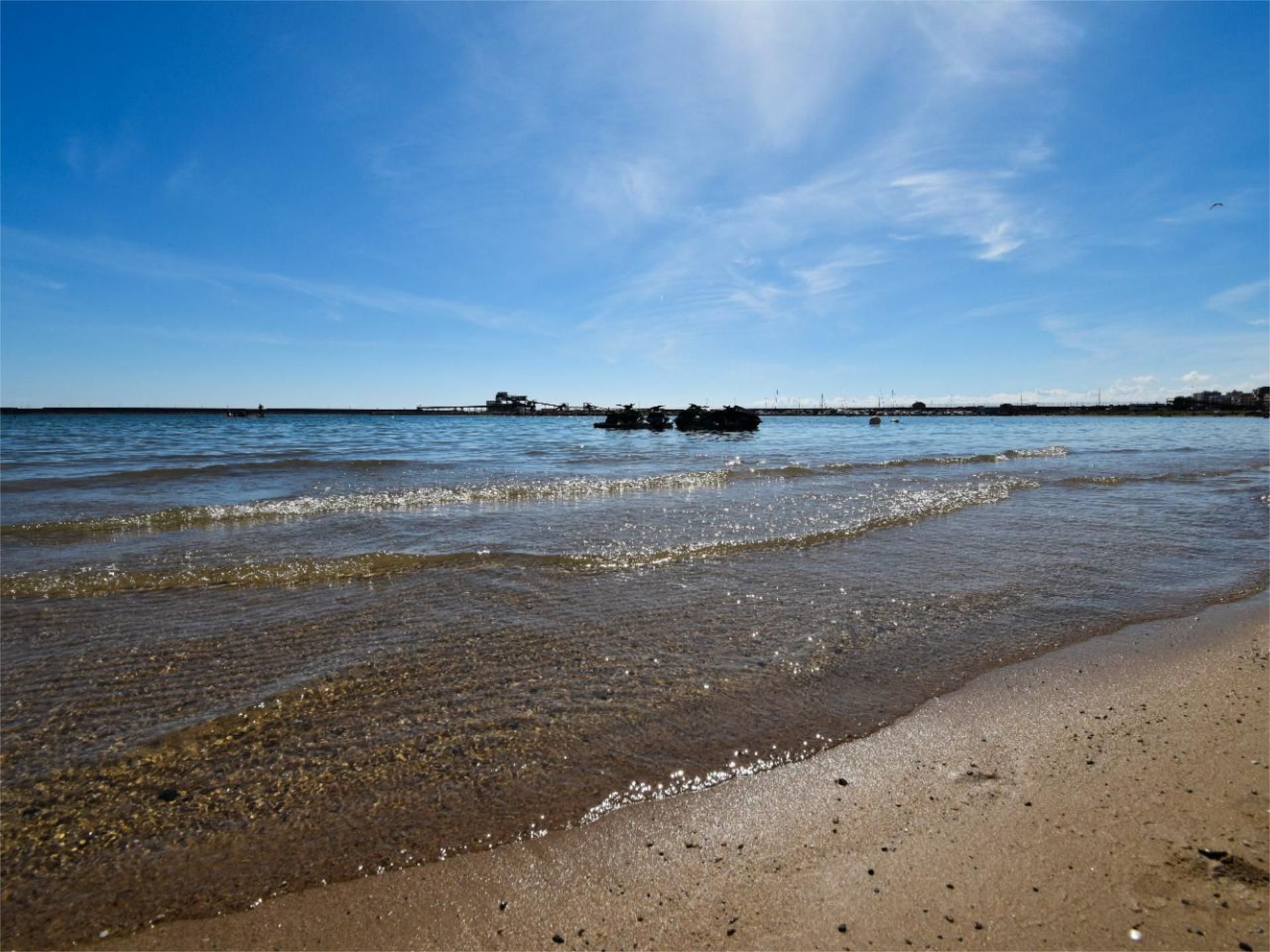 Vista exterior de Apartament en venda en Torrevieja amb Aire condicionat, Terrassa i Balcó