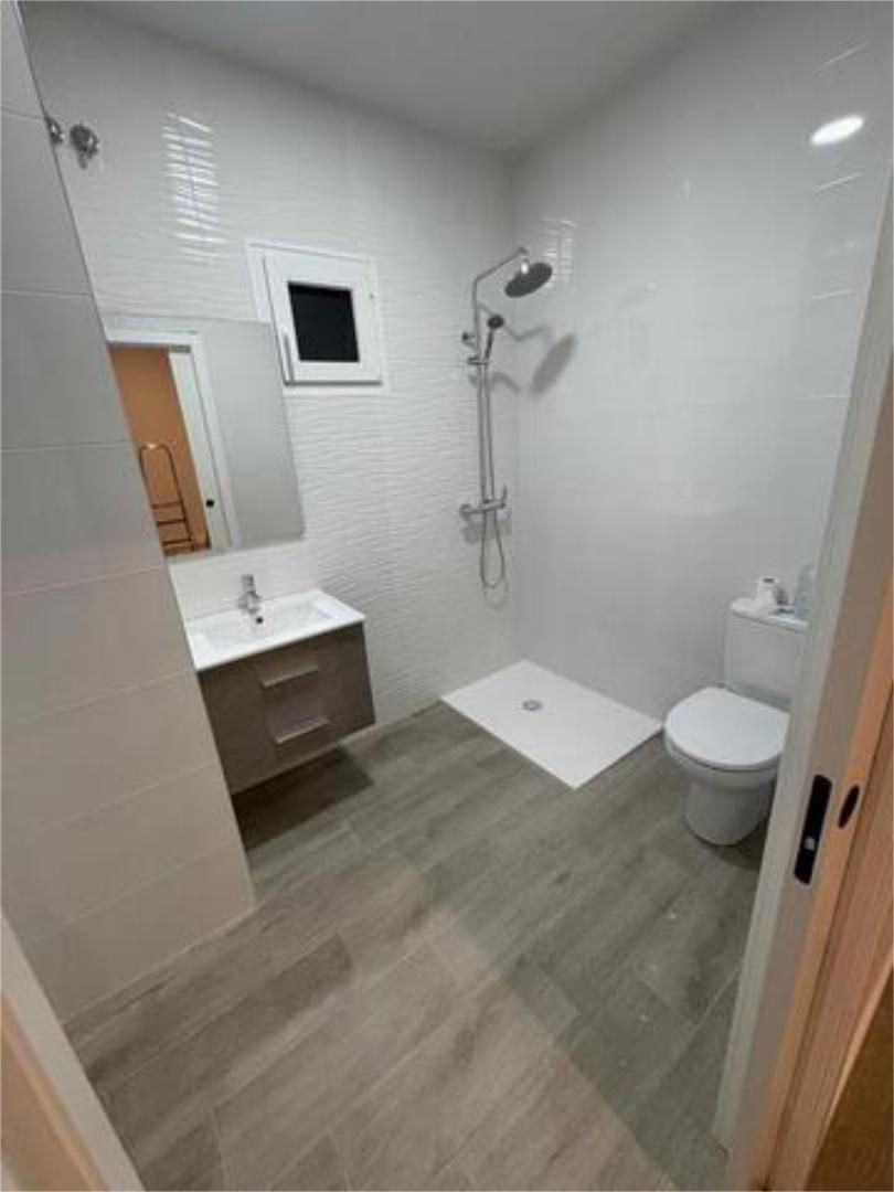 Flat for sale in El Pilar - La Estación Bathroom of Flat for sale in Talavera de la Reina