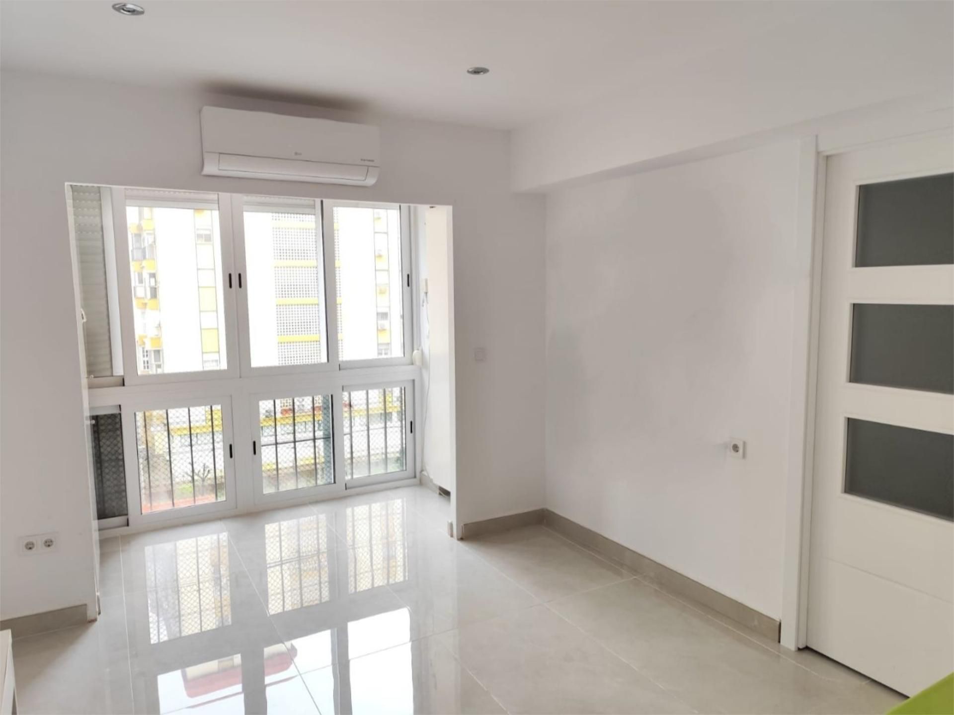 Flat for sale in Ronda de los Tejares, 17, Triana Oeste Bedroom of Flat for sale in  Sevilla Capital  with Air Conditioner