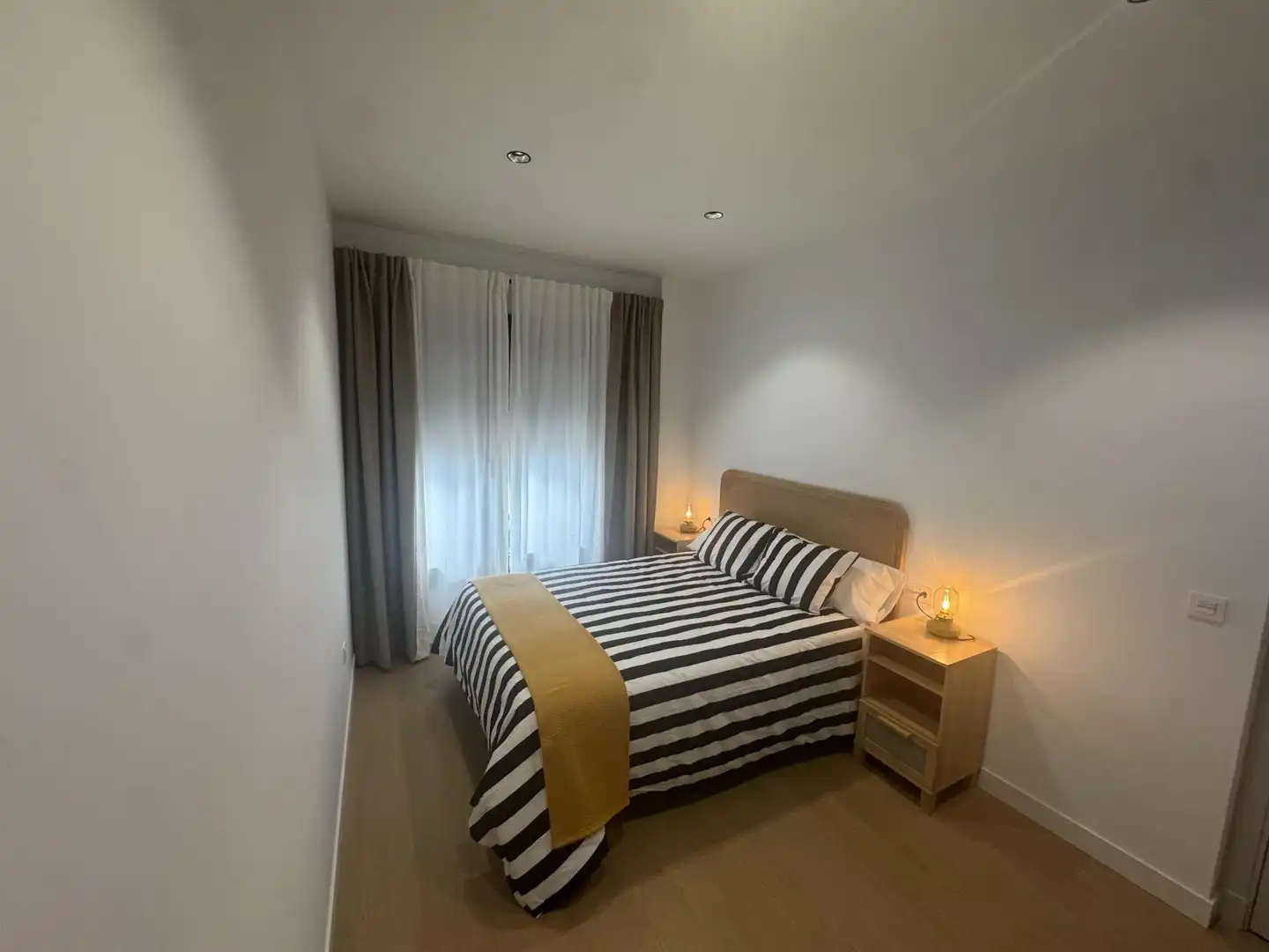 Schlafzimmer von Wohnungen zur Miete in Monesterio mit Klimaanlage, Heizung und Parkett