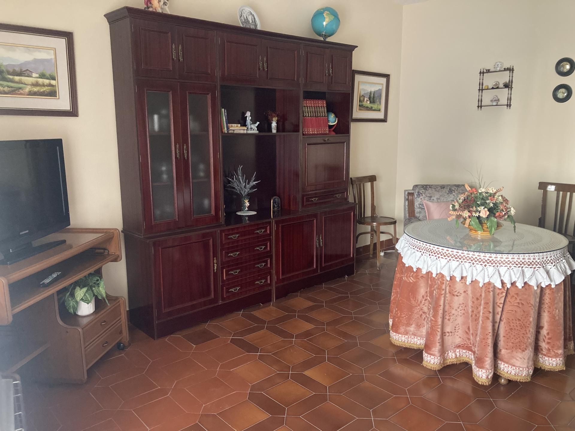 Piso de alquiler en Calle Platería, 17, Baeza Sala de estar de Piso de alquiler en Baeza con Terraza, Trastero y Amueblado