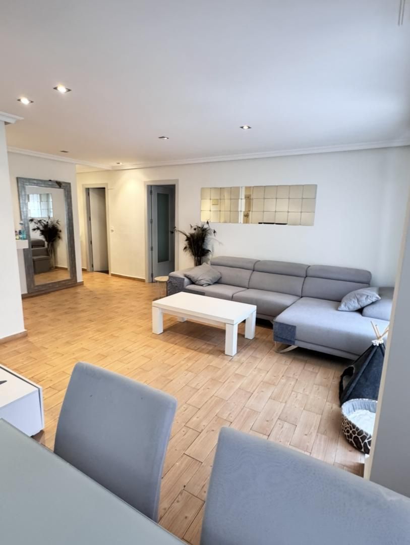 Sala d'estar de Pis en venda en Elche / Elx amb Aire condicionat