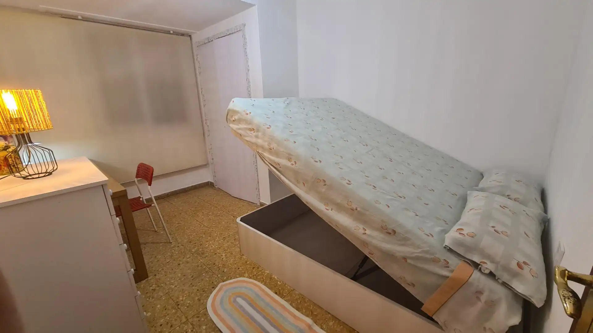 Habitación en Carrer de Paco Pierrà, 8, Na Rovella - Hermanos Maristas Habitación de Piso para compartir en Valencia con Aire acondicionado, Calefacción y Amueblado