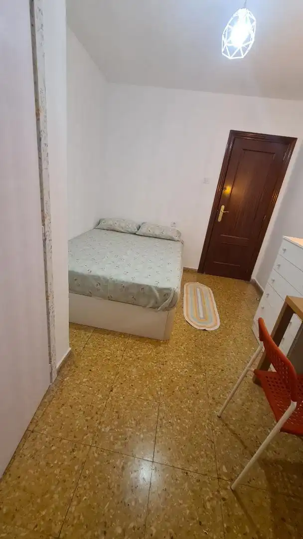 Habitación en Carrer de Paco Pierrà, 8, Na Rovella - Hermanos Maristas Habitación de Piso para compartir en Valencia con Aire acondicionado, Calefacción y Amueblado