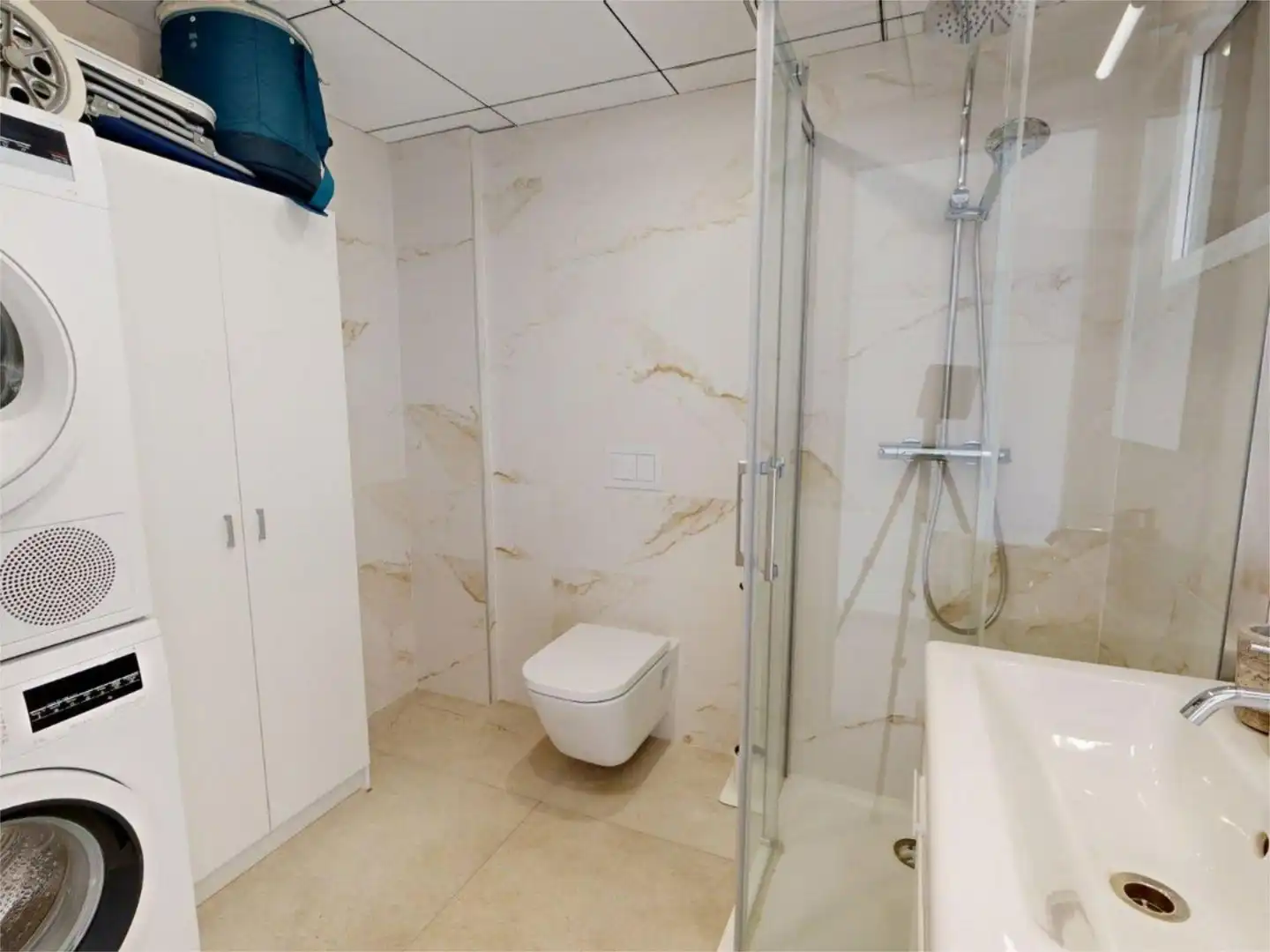 Wohnungen zur Miete in Carrer Noruega, 12, Poble Nou - Montiboli Badezimmer von Wohnungen zur Miete in Villajoyosa / La Vila Joiosa mit Klimaanlage, Möbliert und Gemeinschaftsparkplatz