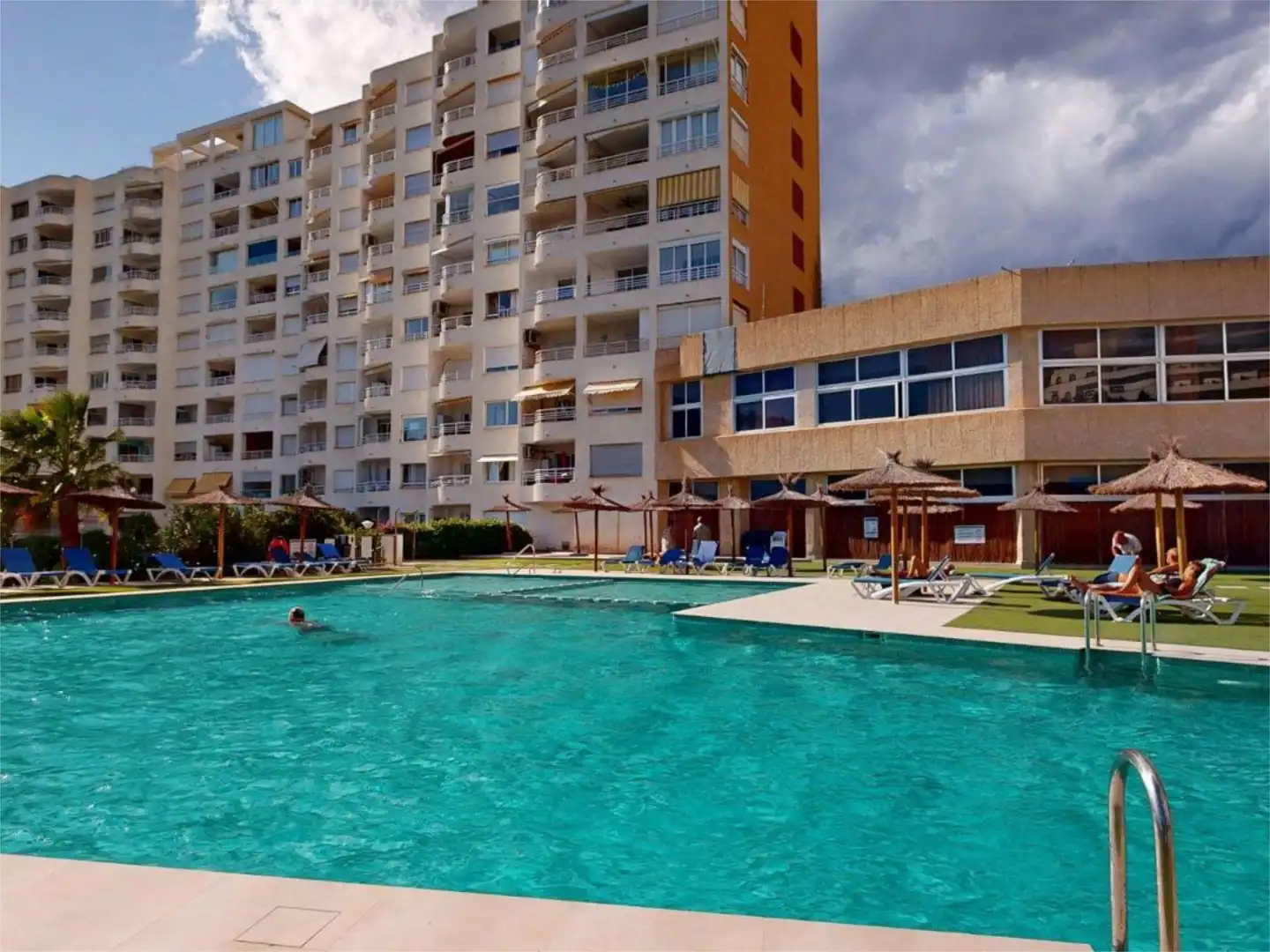 Wohnungen zur Miete in Carrer Noruega, 12, Poble Nou - Montiboli Schwimmbecken von Wohnungen zur Miete in Villajoyosa / La Vila Joiosa mit Klimaanlage, Möbliert und Gemeinschaftsparkplatz