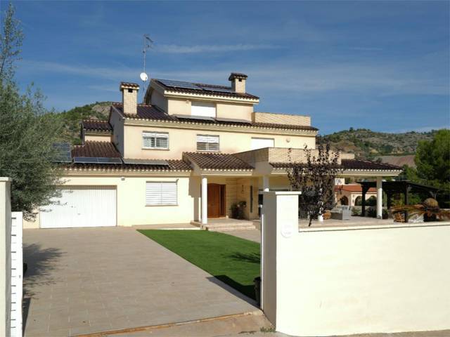 Casa-chalet en Venta en Carrer de Miguel Hernandez (Escritor), 2 en Estadio Castalia